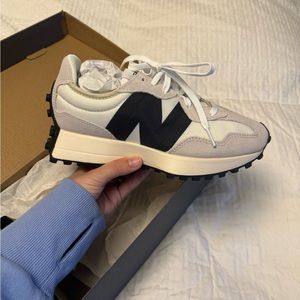 New balance 327 Women’s sneaker brand new